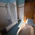 Haus Im Gruenen Apartment