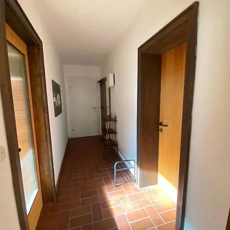 Haus Im Gruenen Apartment