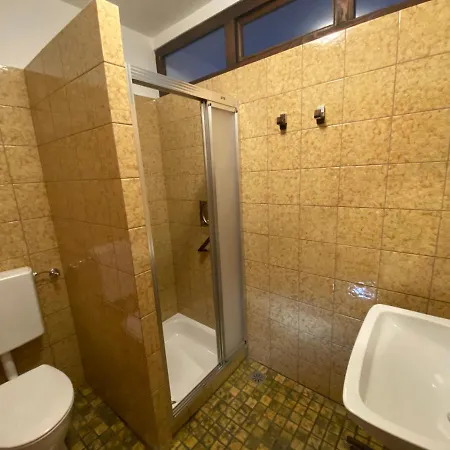 Haus Im Gruenen Apartment