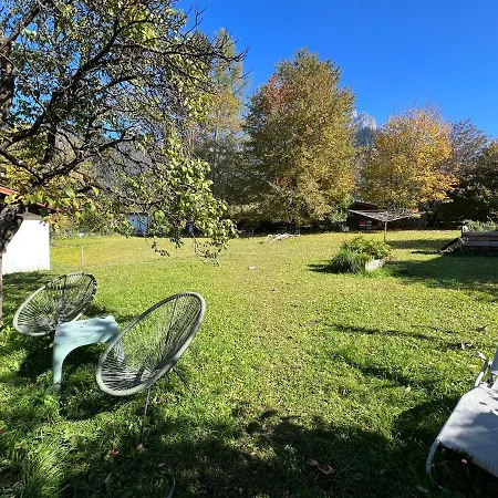 Haus Im Gruenen 아파트